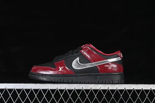 All categories Nk SB Dunk Series Nk SB Dunk Low High-end customized low-top sneakers Nike SB Dunk Low Year of the Horse limited edition Red Tan Black Silver High-end customized low-top casual sneakers SG6688-007